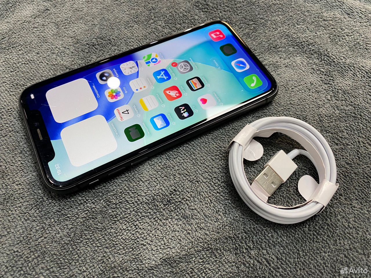 iPhone 11, 64 ГБ, SIM + eSIM, Советск